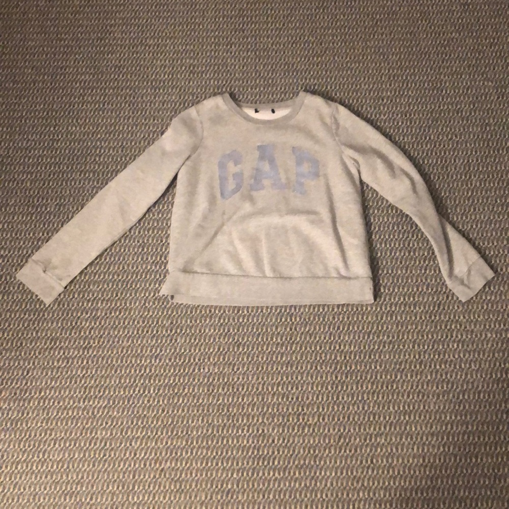 Gap sweater
